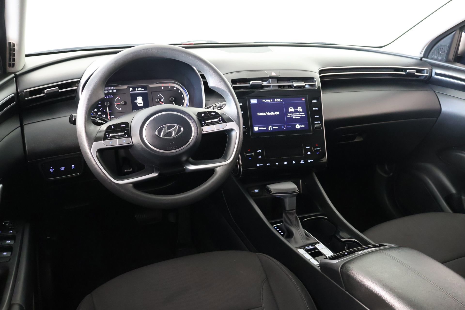 Used 2024 Hyundai Tucson SEL FWD image 2