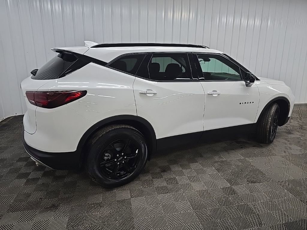 Used 2025 Chevrolet Blazer LT w/ Midnight/Sport Edition image 3