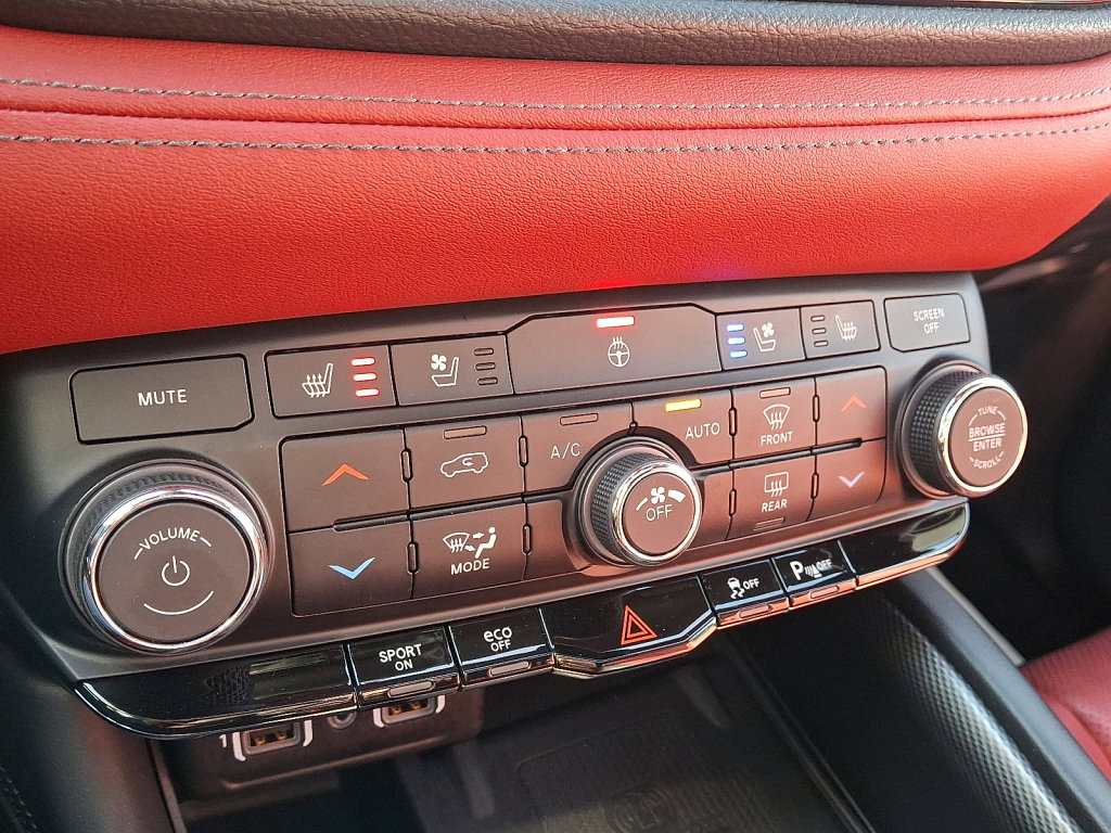 Used 2022 Dodge Durango R/T w/ Blacktop Package image 31