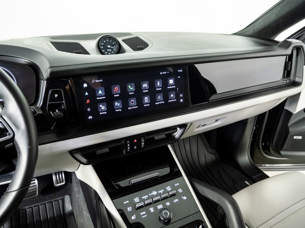 Used 2025 Porsche Cayenne GTS image 13