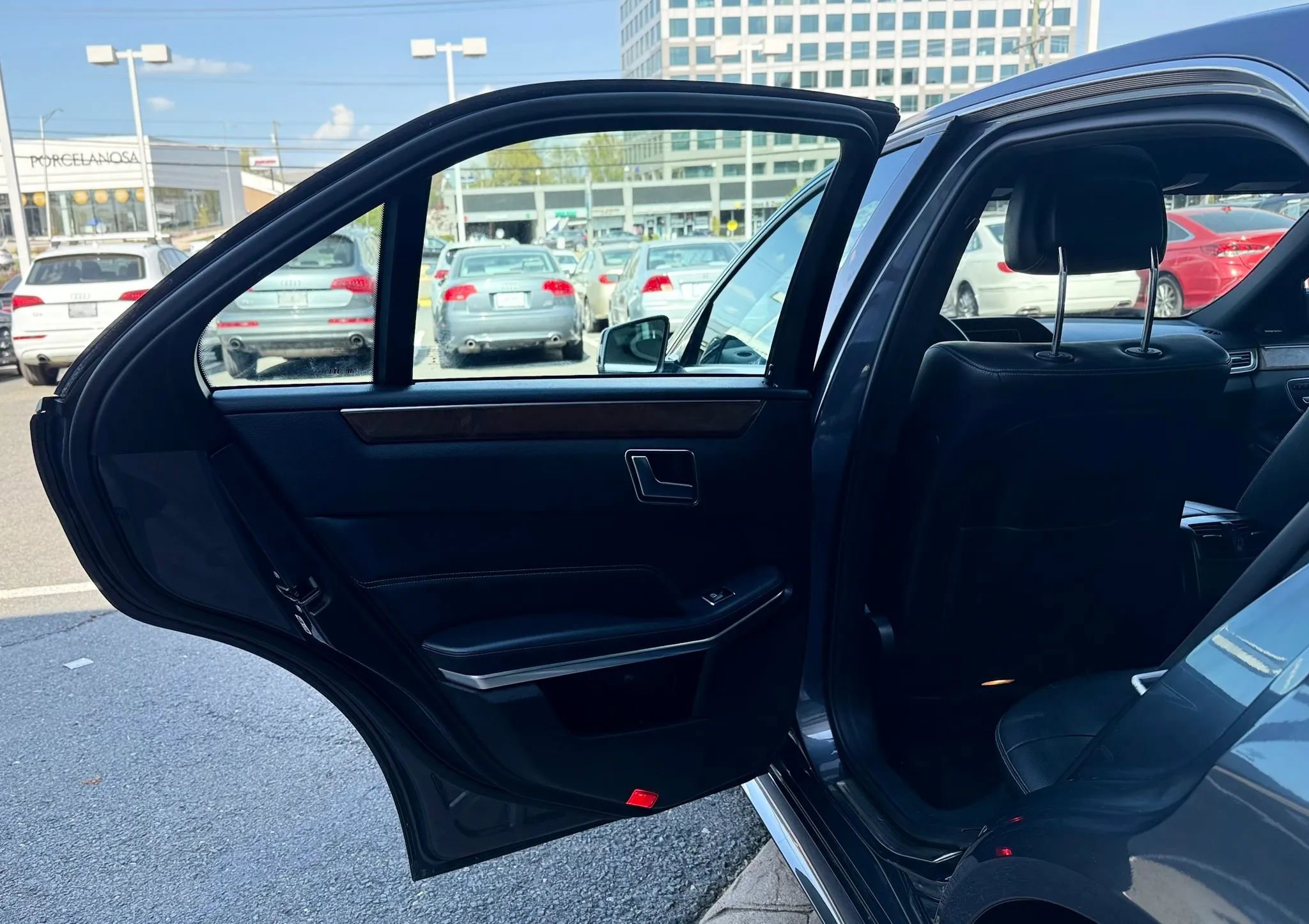 Used 2014 Mercedes-Benz E 350 4MATIC Sedan image 29
