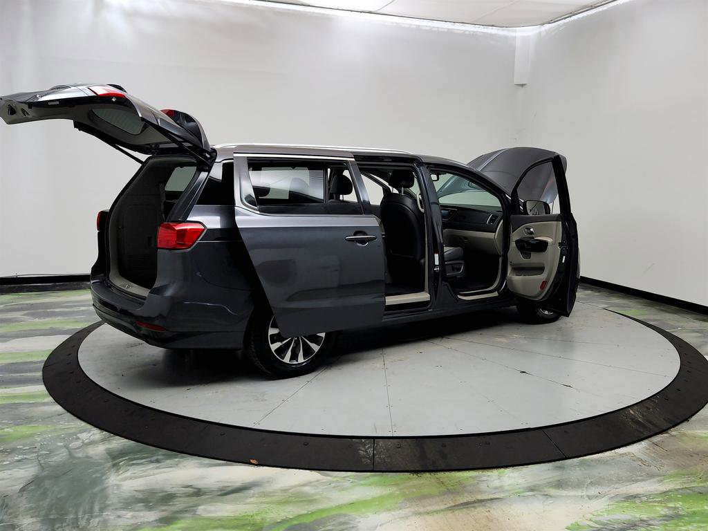 Used 2016 Kia Sedona SX FWD image 11