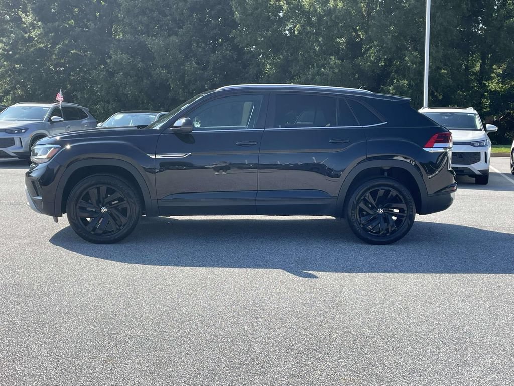 Certified 2022 Volkswagen Atlas Cross Sport SE FWD image 5