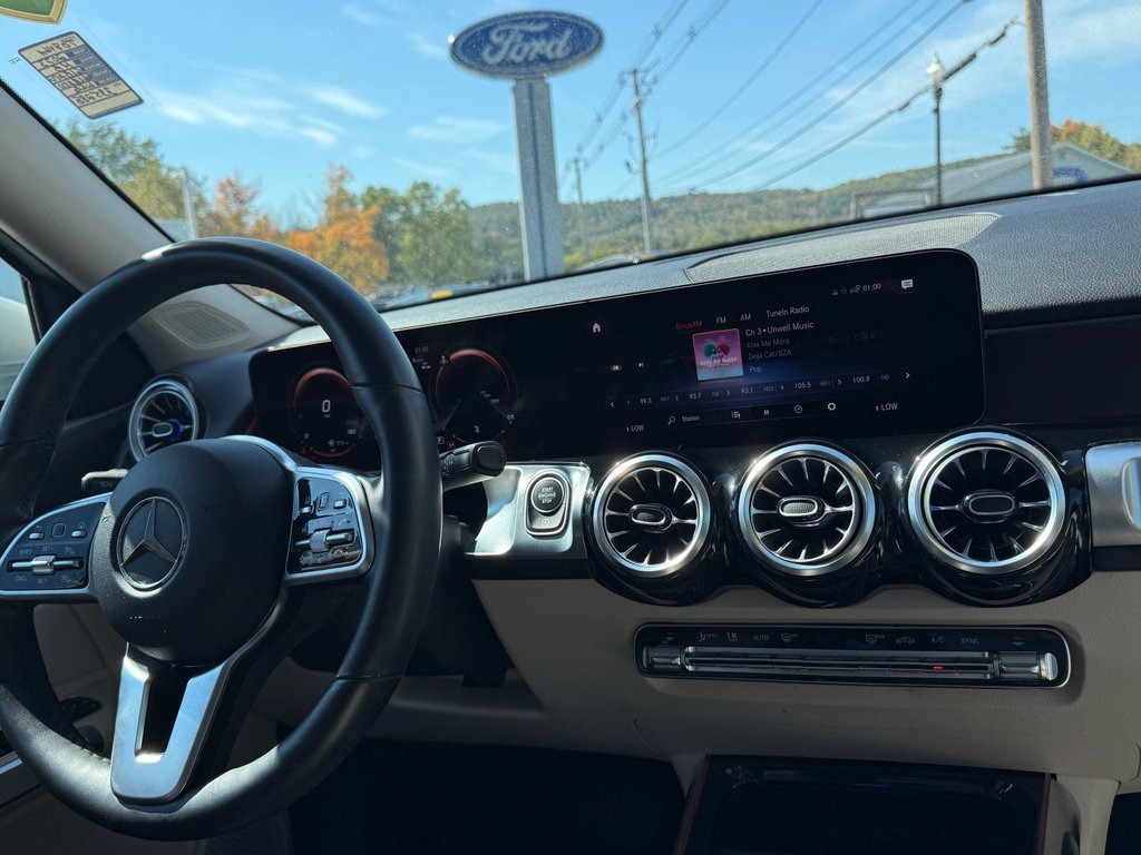 Used 2023 Mercedes-Benz GLB 250 4MATIC image 12