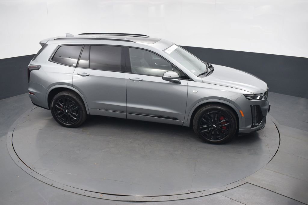 Used 2024 Cadillac XT6 Sport w/ LPO, ONYX Package image 44