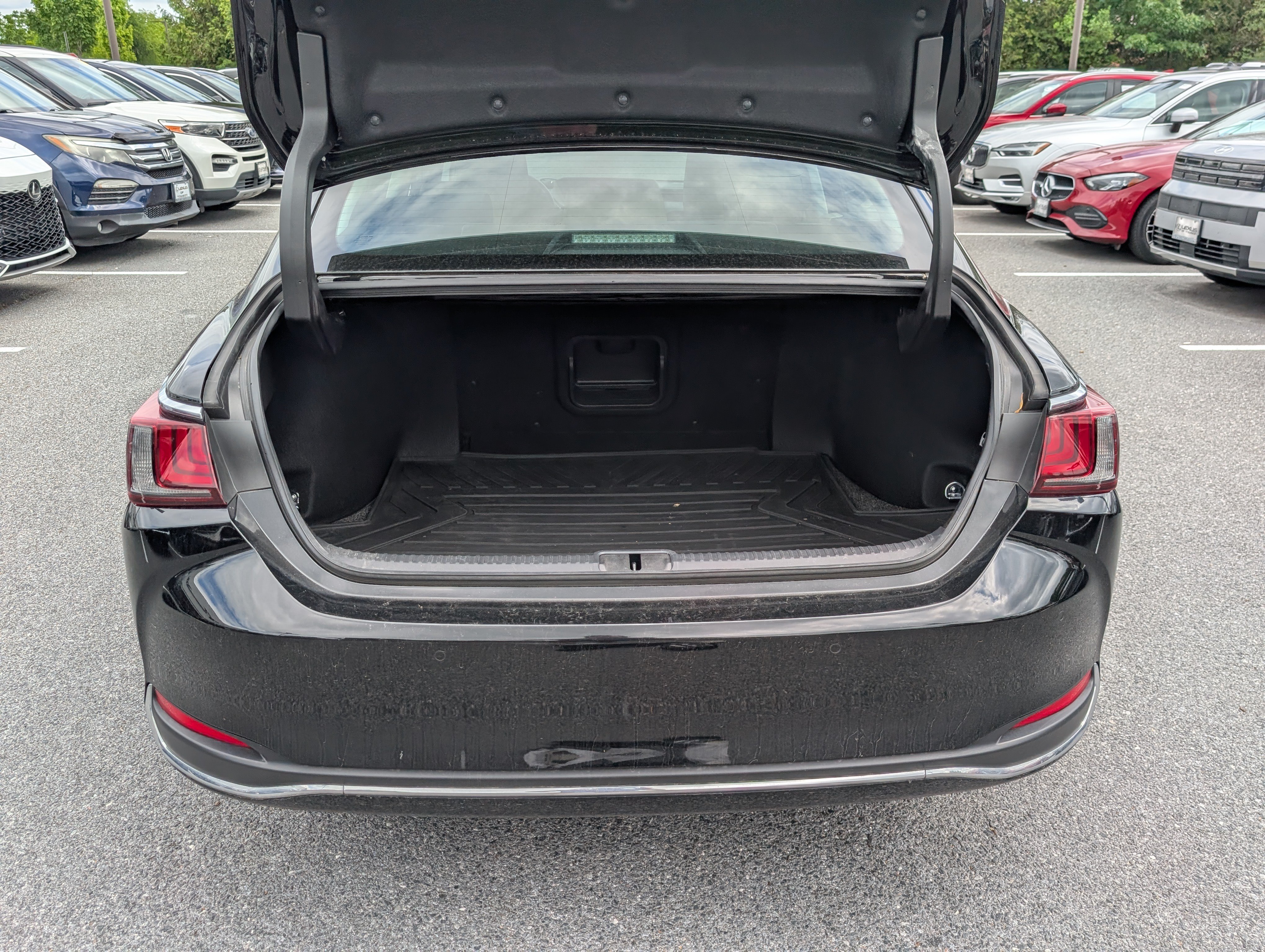 Used 2021 Lexus ES 300h w/ Premium Package FWD image 12