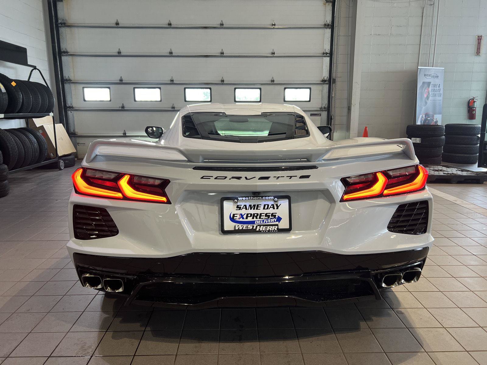 Used 2022 Chevrolet Corvette Stingray Coupe w/ Z51 Performance Package RWD image 8