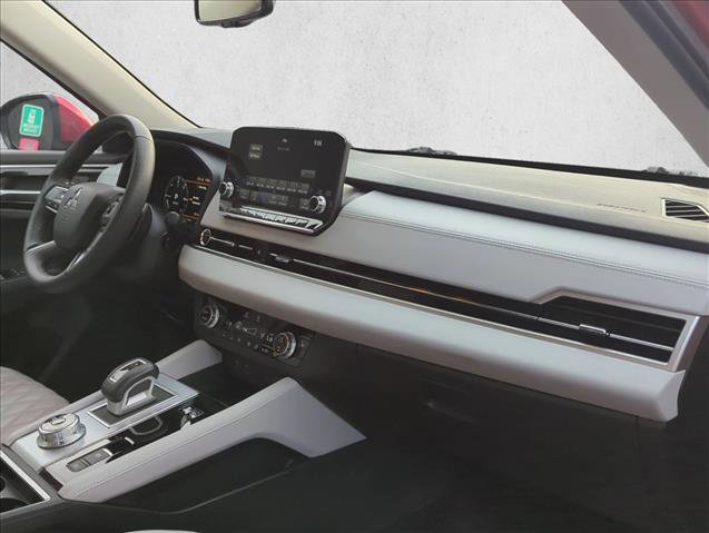 Used 2023 Mitsubishi Outlander SEL image 25