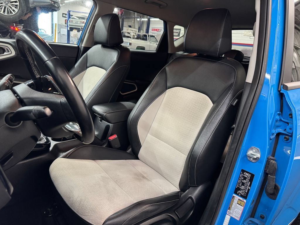 Used 2023 Kia Soul GT-Line FWD image 18
