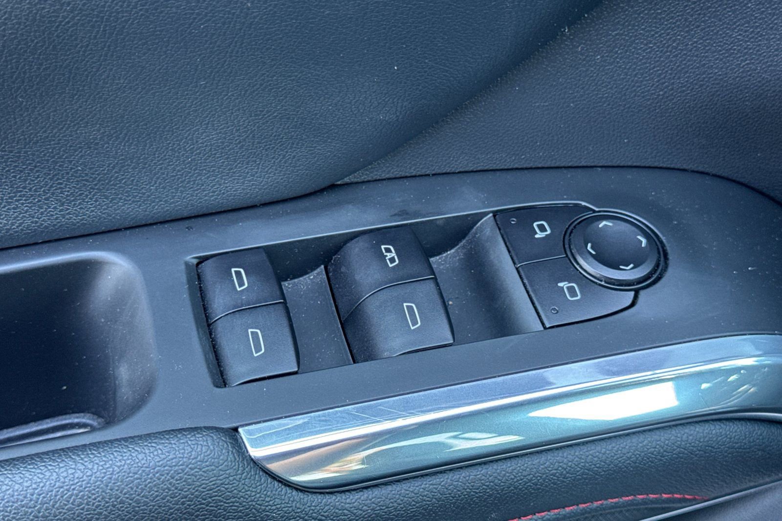 Used 2025 Chevrolet Traverse Z71 AWD/4WD image 13