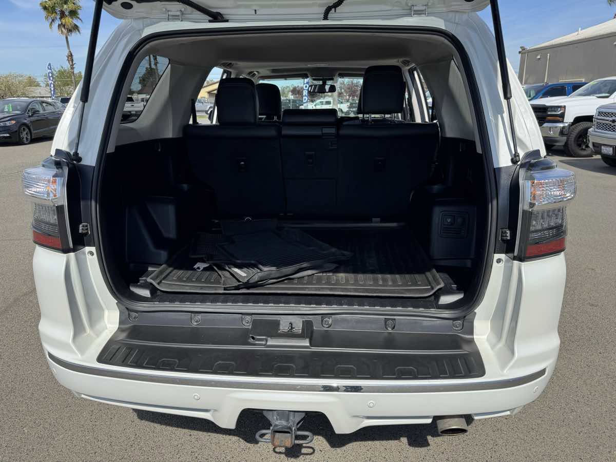 Used 2018 Toyota 4Runner Limited AWD/4WD image 17