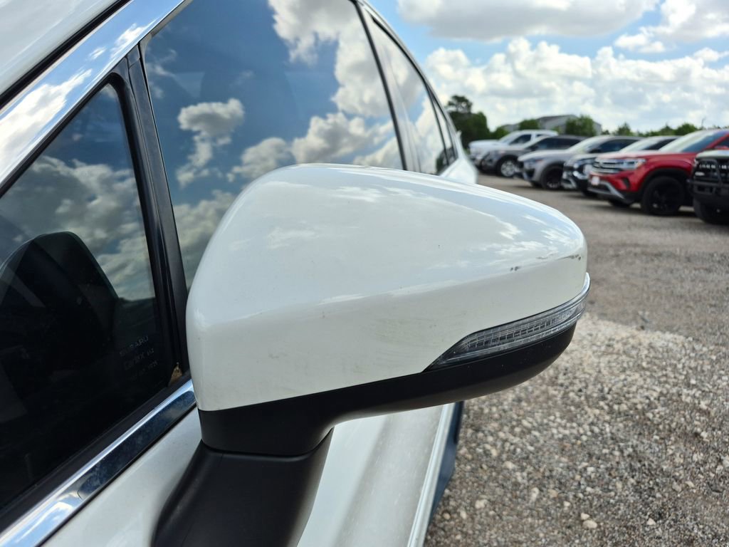 Used 2018 Subaru Legacy 3.6R Limited AWD/4WD image 31