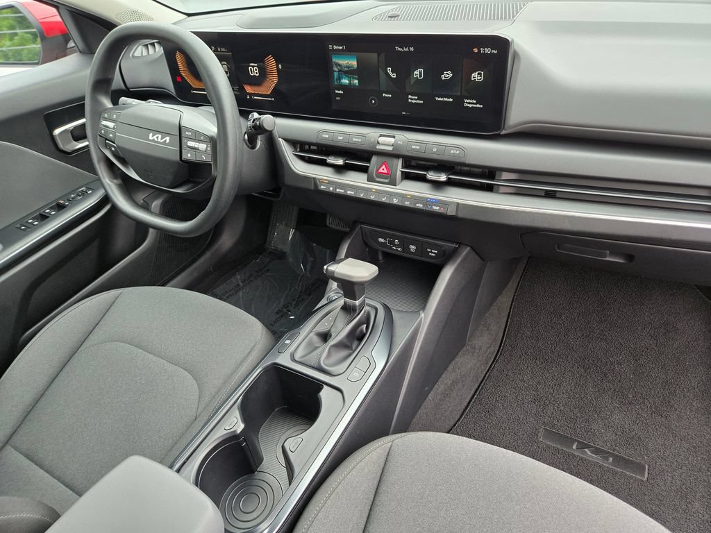 Certified 2025 Kia K4 FWD image 10