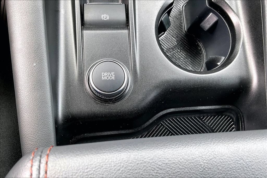Certified 2025 Ford Explorer Active AWD/4WD image 32