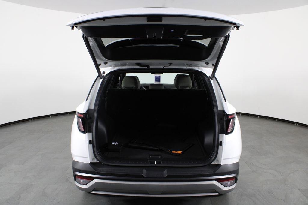 Certified 2025 Hyundai Tucson Limited FWD image 17