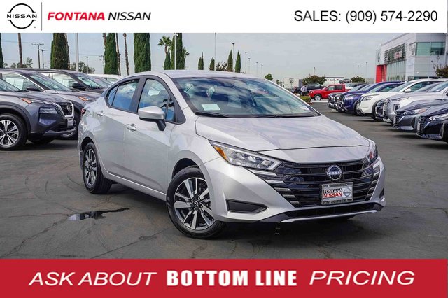 New 2025 Nissan Versa SV w/ Trunk Package