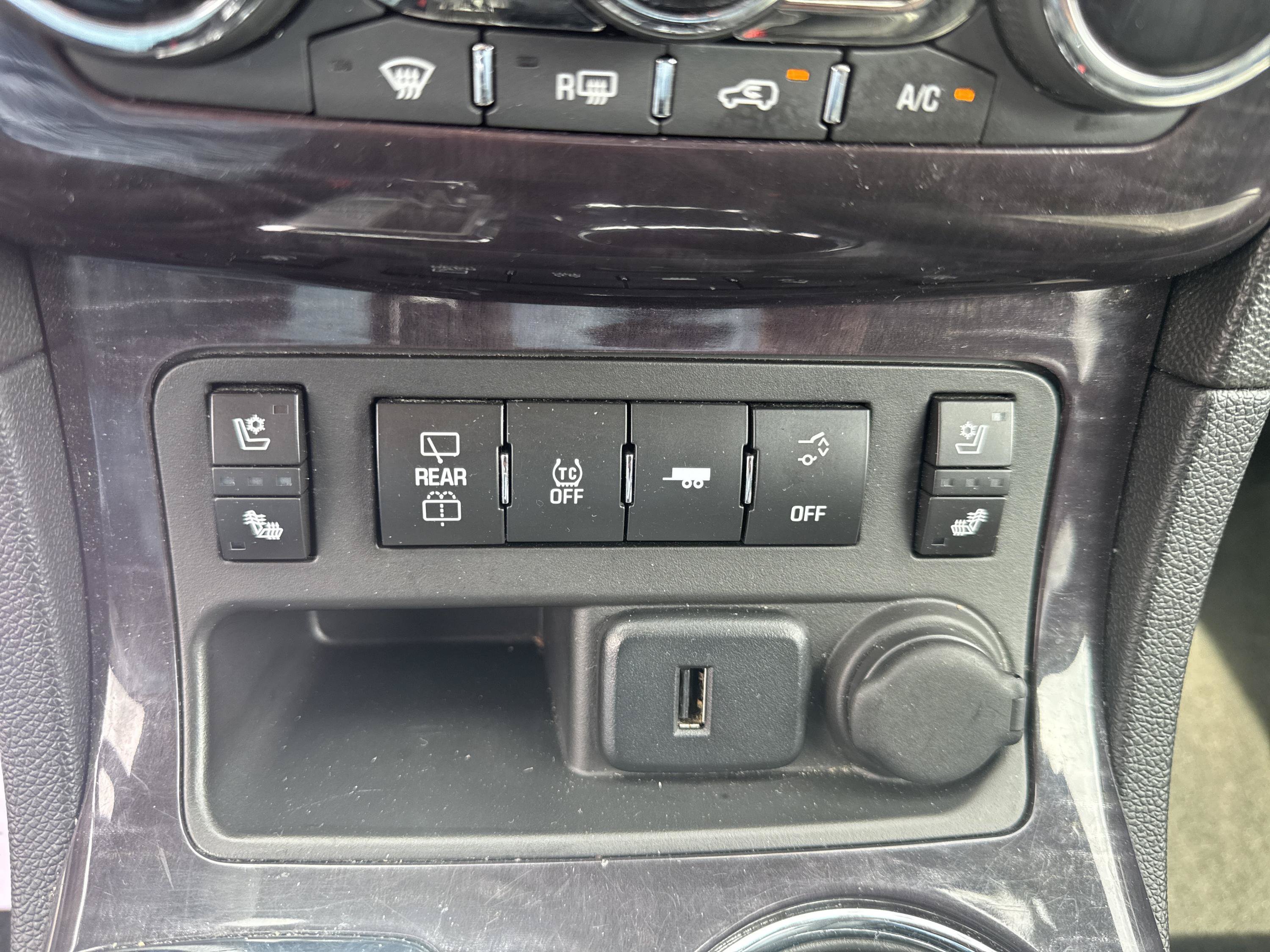 Used 2017 Buick Enclave Premium w/ Experience Buick Package FWD image 19