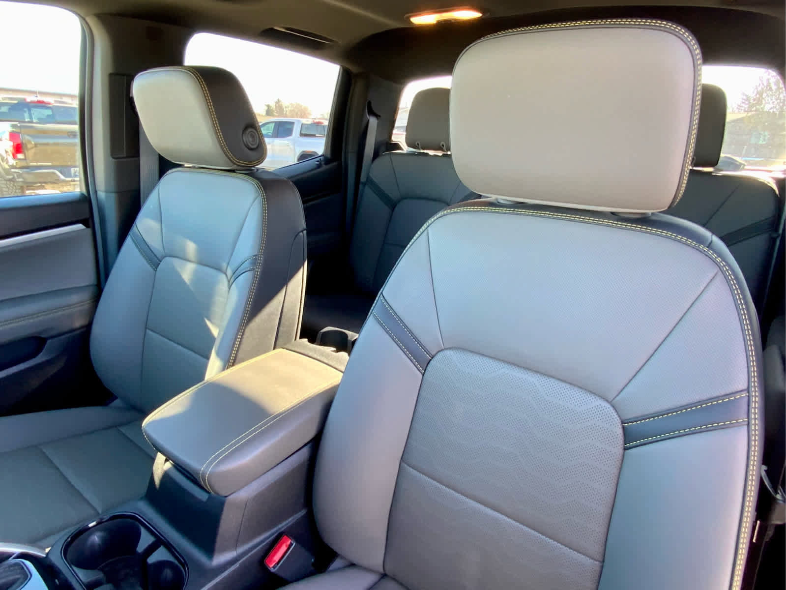 Certified 2025 Chevrolet Colorado ZR2 w/ Midnight Edition image 29