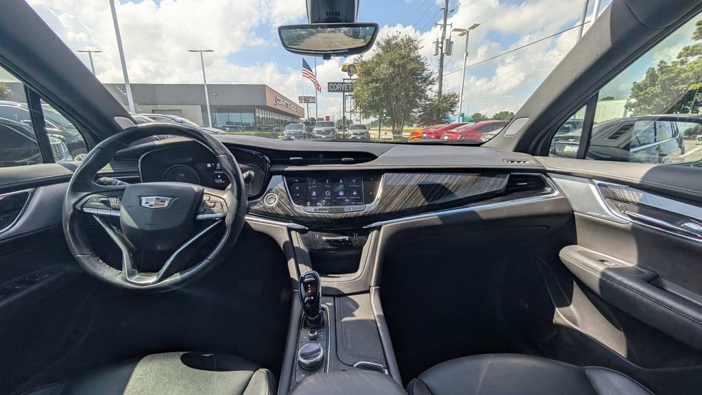 Used 2020 Cadillac XT6 Premium Luxury FWD image 8