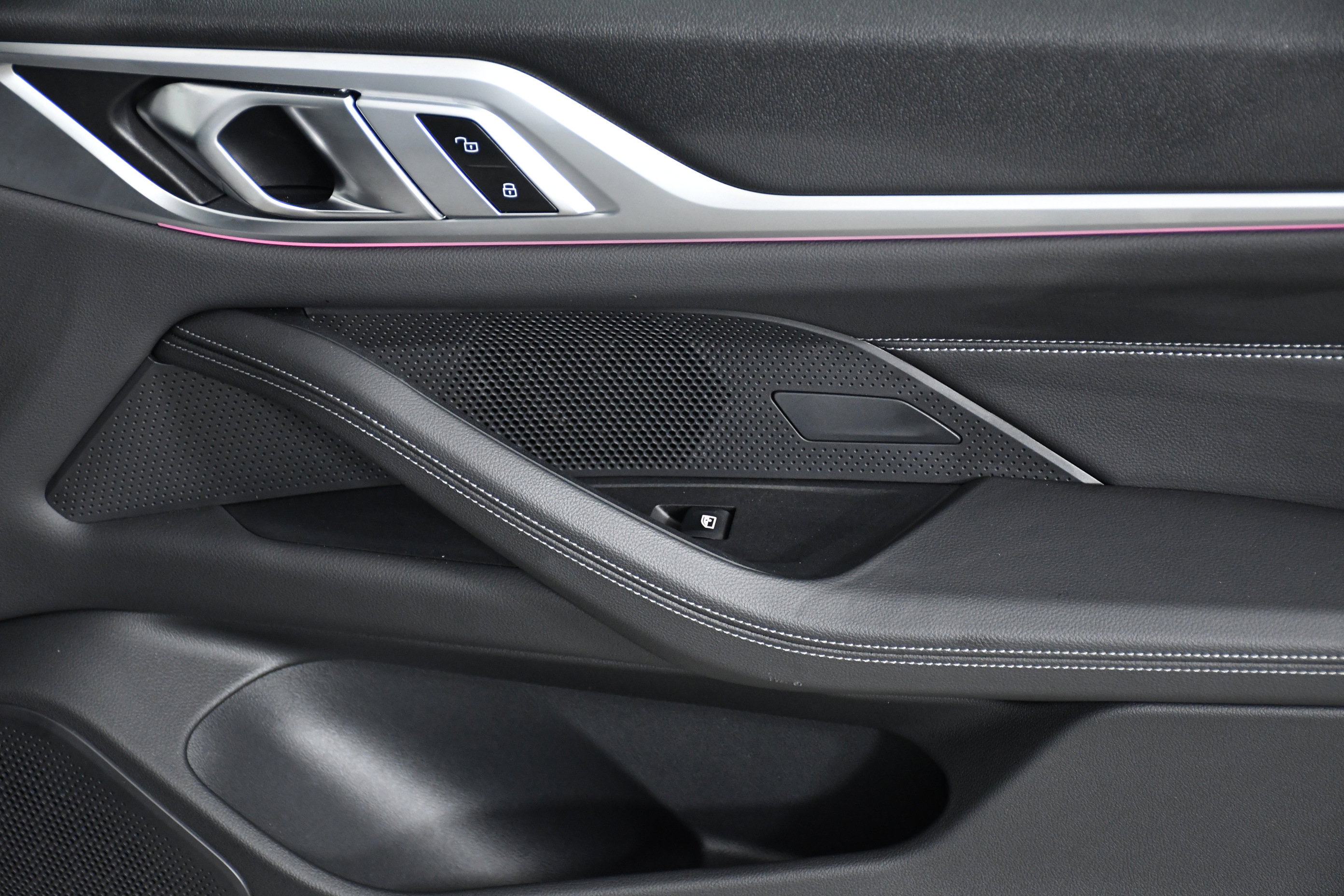 Used 2025 BMW i4 eDrive40 image 29