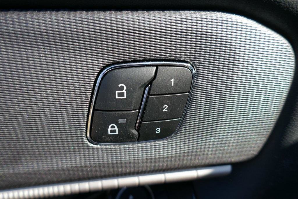 New 2025 Ford Explorer ST-Line w/ Premium Package image 17