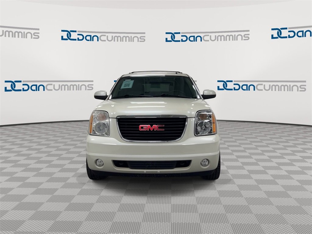Used 2012 GMC Yukon SLT w/ SLT-2 Equipment Package image 3