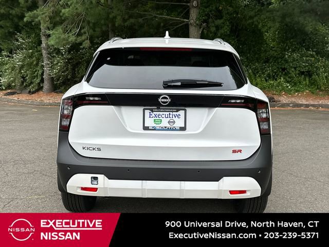 Used 2025 Nissan Kicks SR w/ Interior Electronics Package FWD image 3