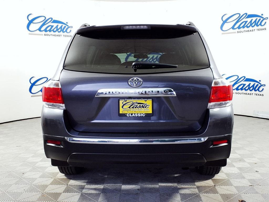 Used 2013 Toyota Highlander SE FWD image 4