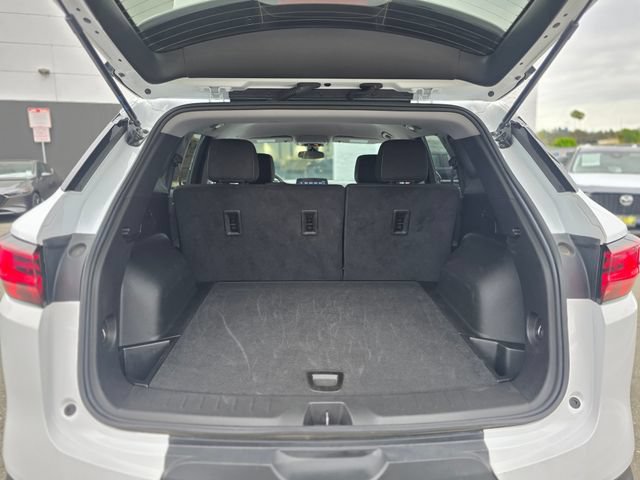 Used 2025 Chevrolet Blazer LT FWD image 12