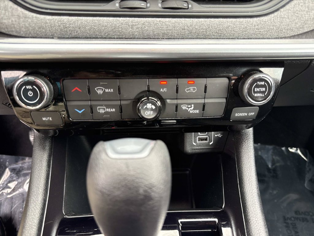 Used 2025 Jeep Compass Sport AWD/4WD image 28