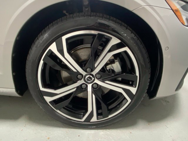 Certified 2024 Volvo S60 B5 Ultimate w/ Climate Package AWD/4WD image 5