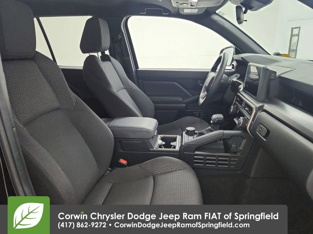Used 2025 Toyota 4Runner SR5 image 31