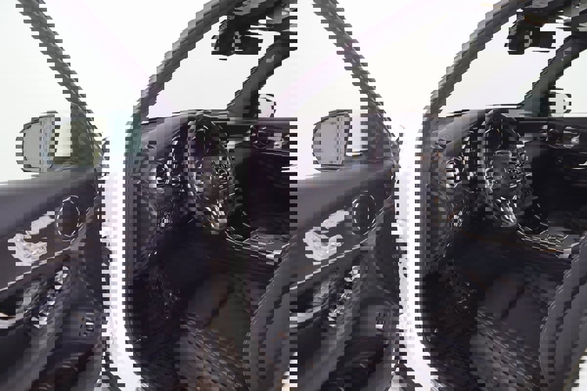 Used 2022 Mercedes-Benz GLC 300 4MATIC w/ Driver Assistance Package image 64