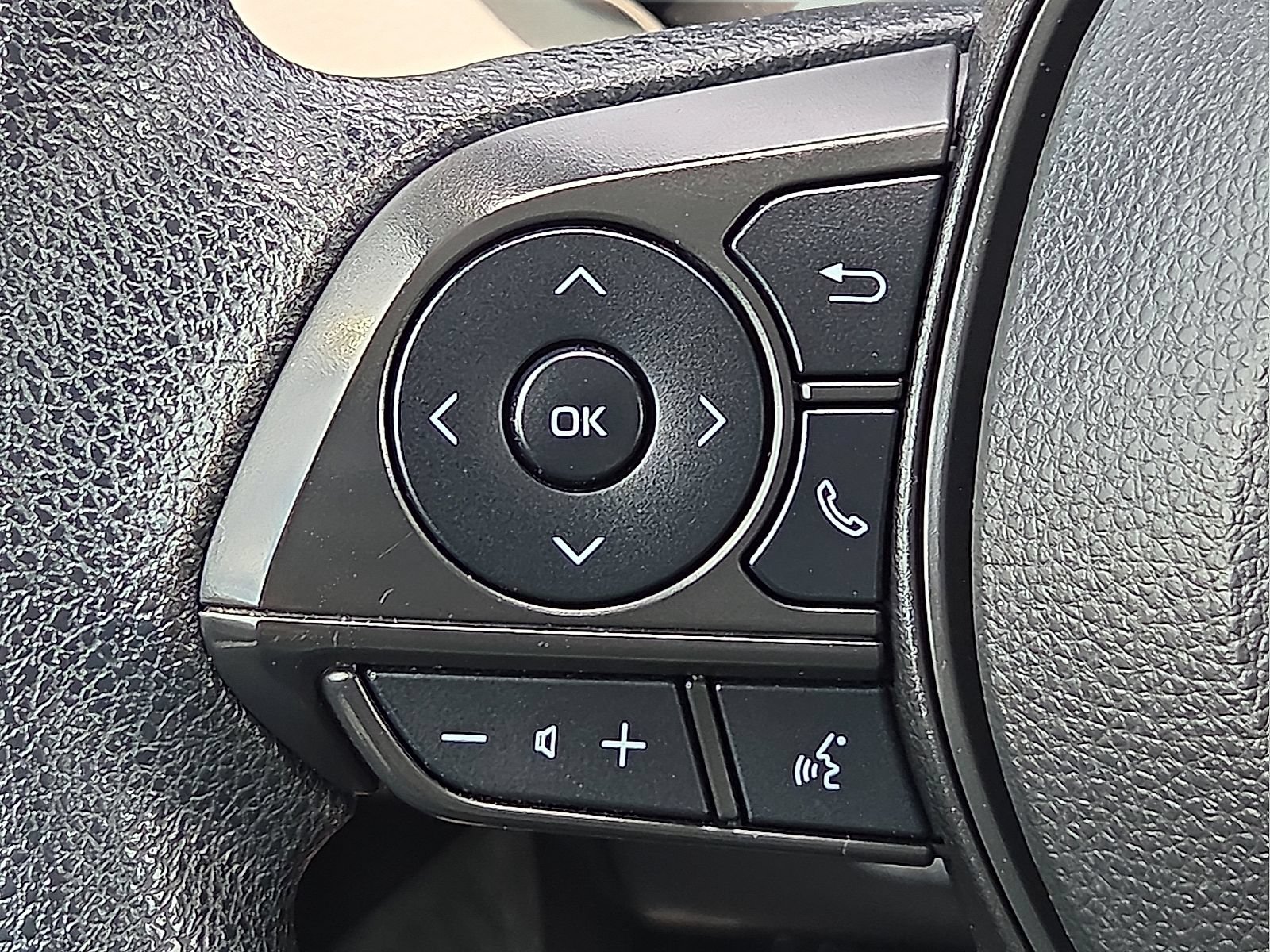 Used 2024 Toyota Corolla LE FWD image 20