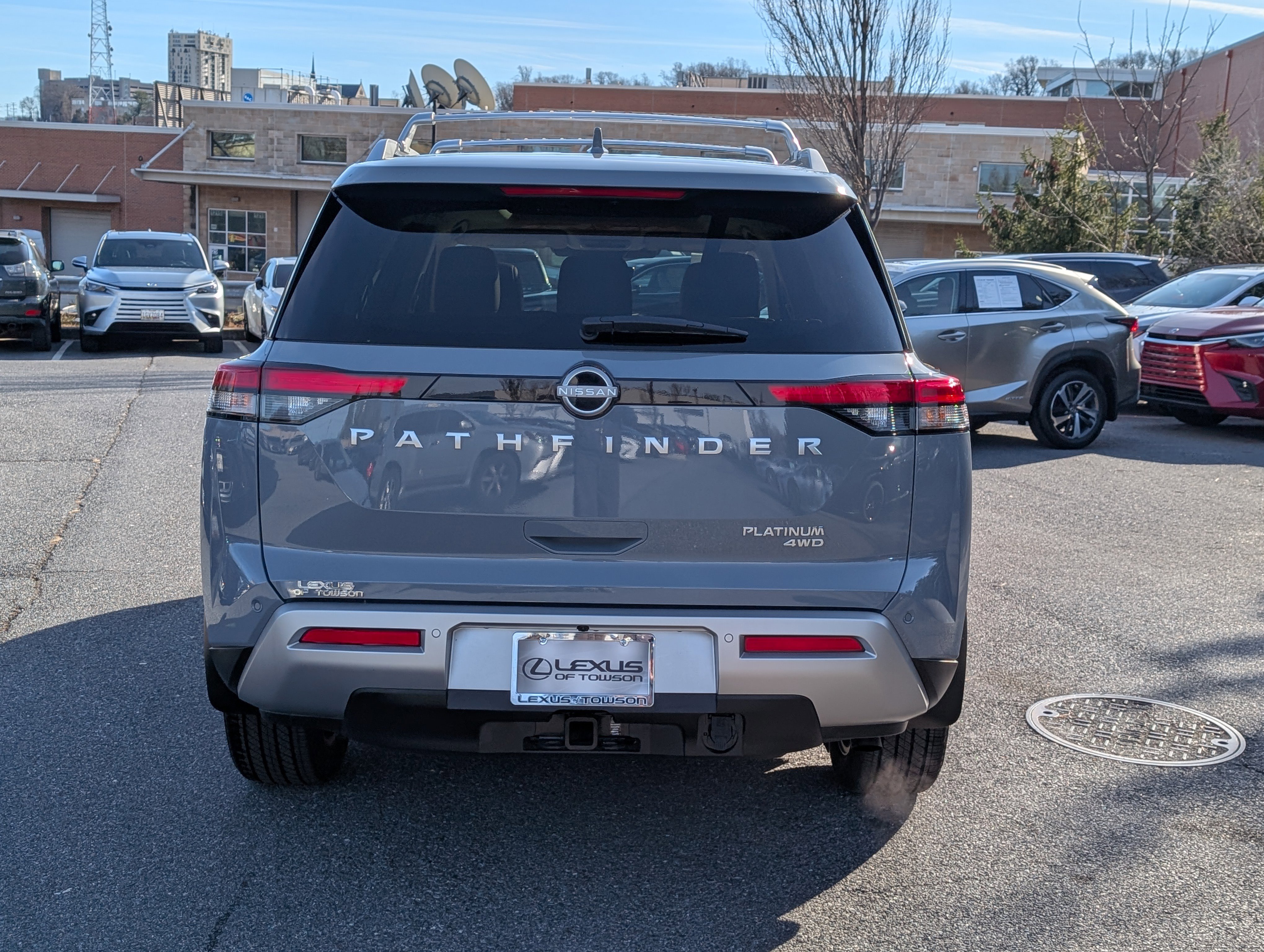 Used 2025 Nissan Pathfinder Platinum image 4