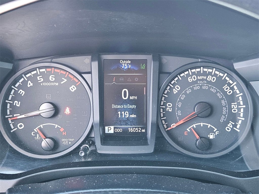 Used 2022 Toyota Tacoma SR image 19