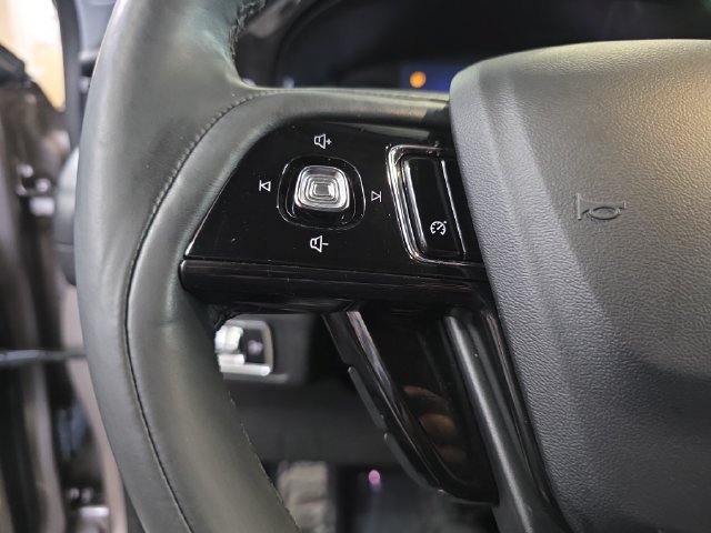 Used 2020 Lincoln Corsair AWD w/ Premium Package image 17