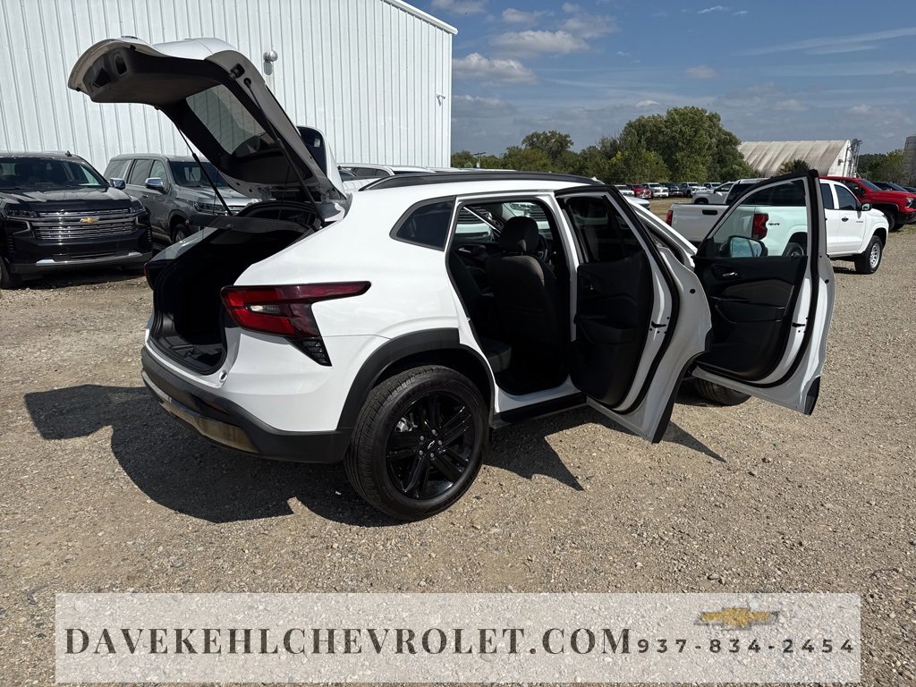 Used 2025 Chevrolet Trax ACTIV w/ Sunroof Package image 31