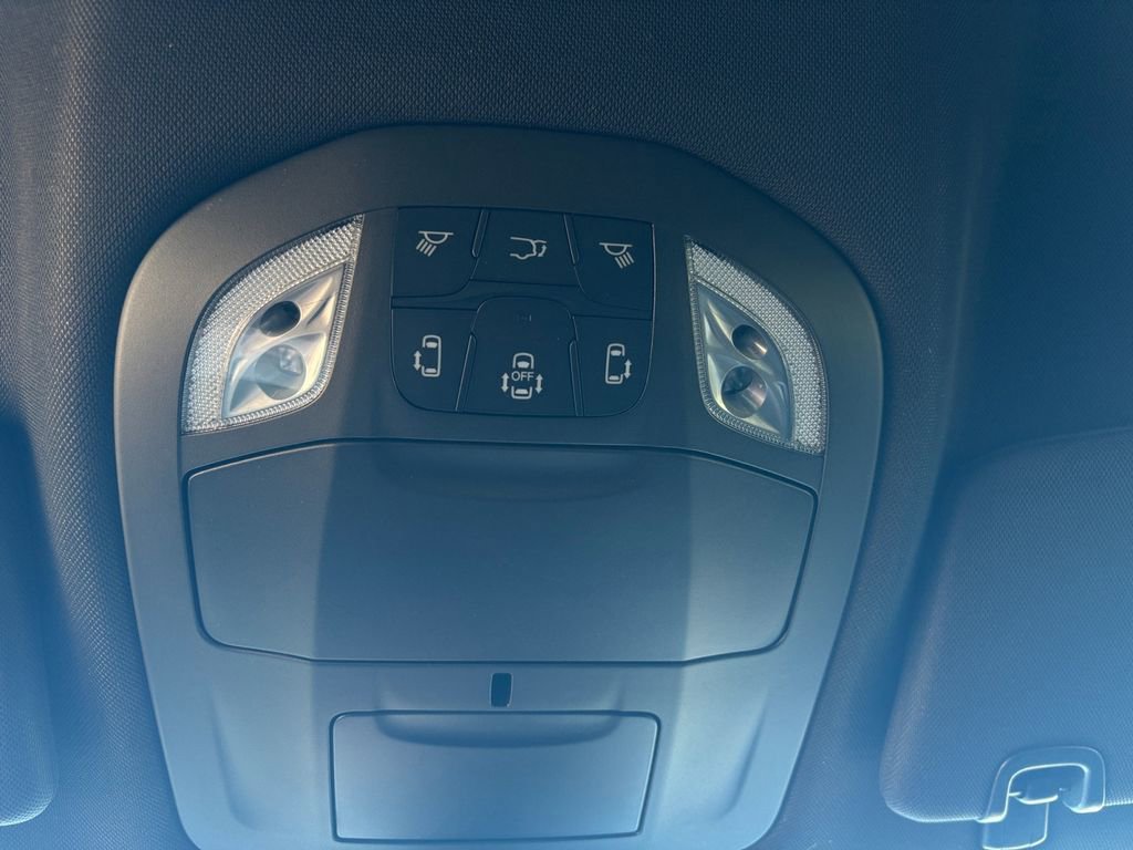 New 2026 Chrysler Pacifica Select image 33