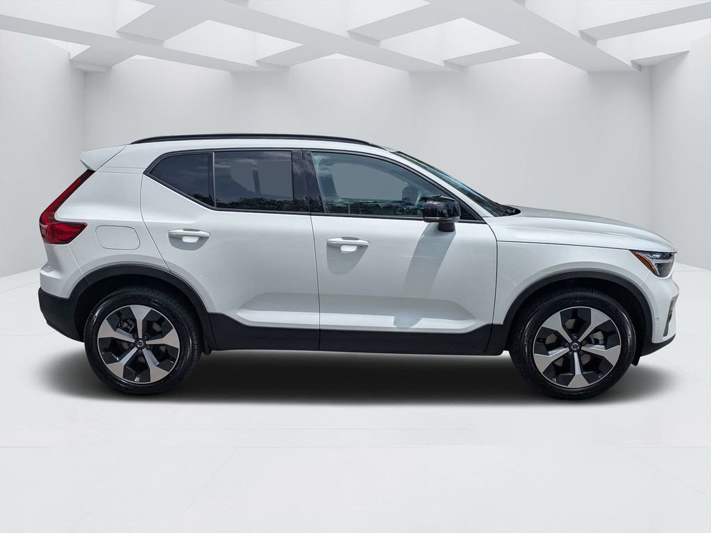 Certified 2026 Volvo XC40 B5 Plus AWD/4WD video 2