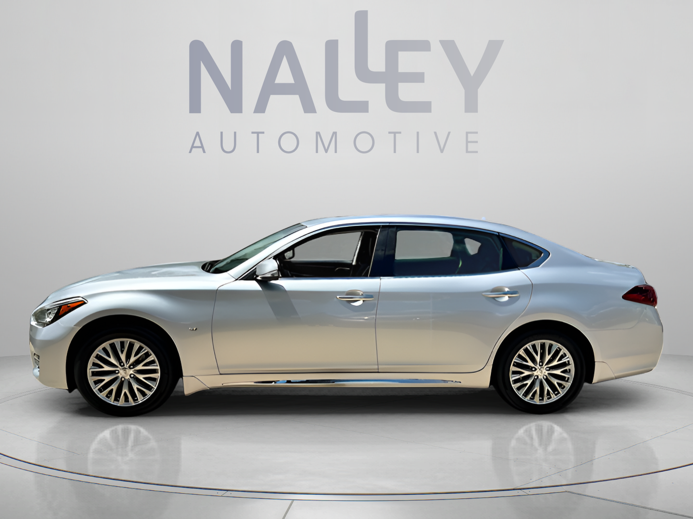 Used 2015 INFINITI Q70 L 3.7 RWD image 2
