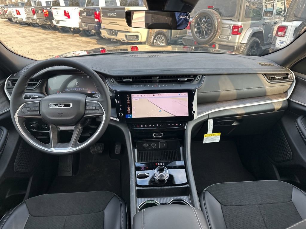 New 2026 Jeep Grand Cherokee Laredo image 13