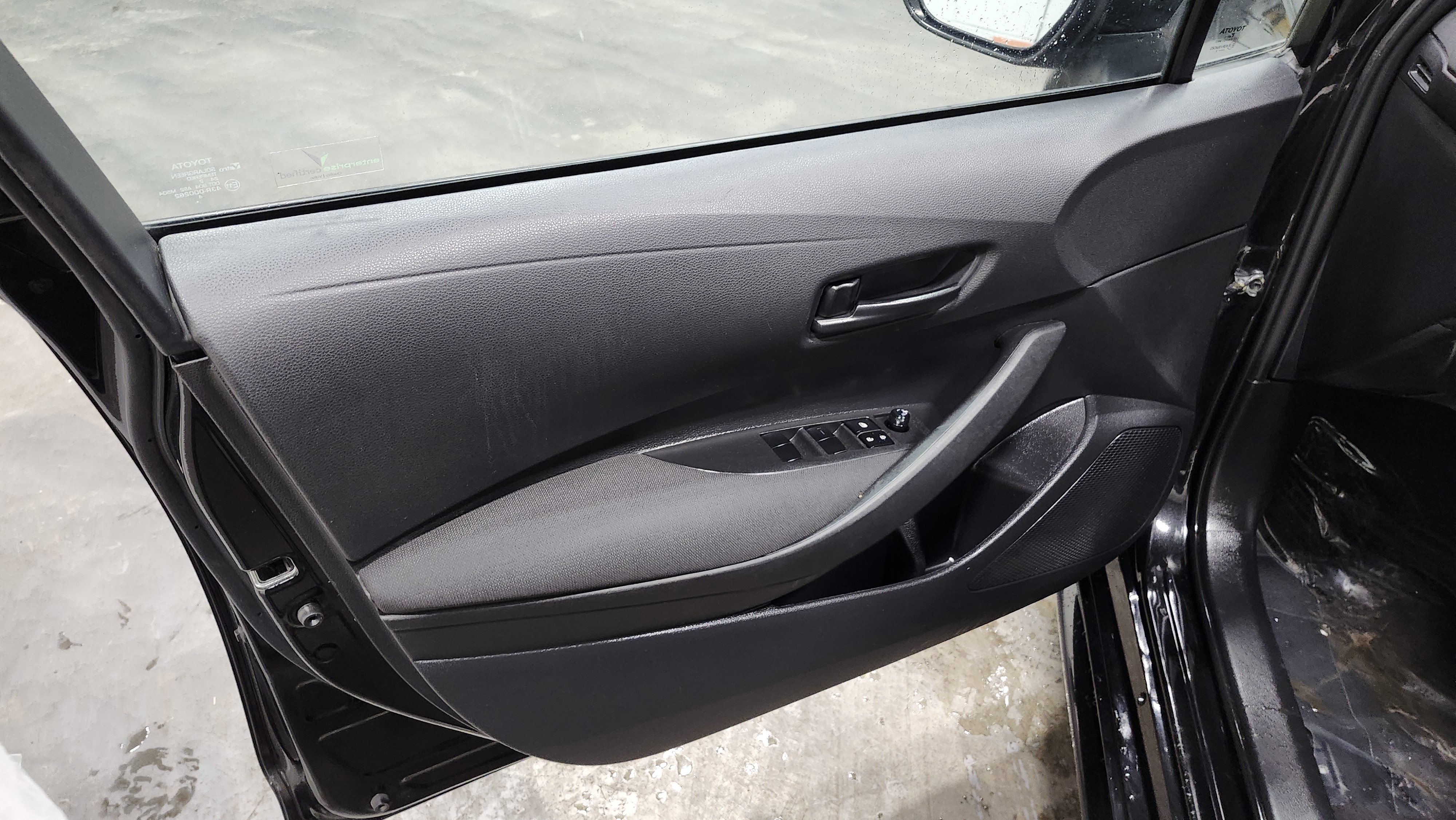 Used 2022 Toyota Corolla LE image 21