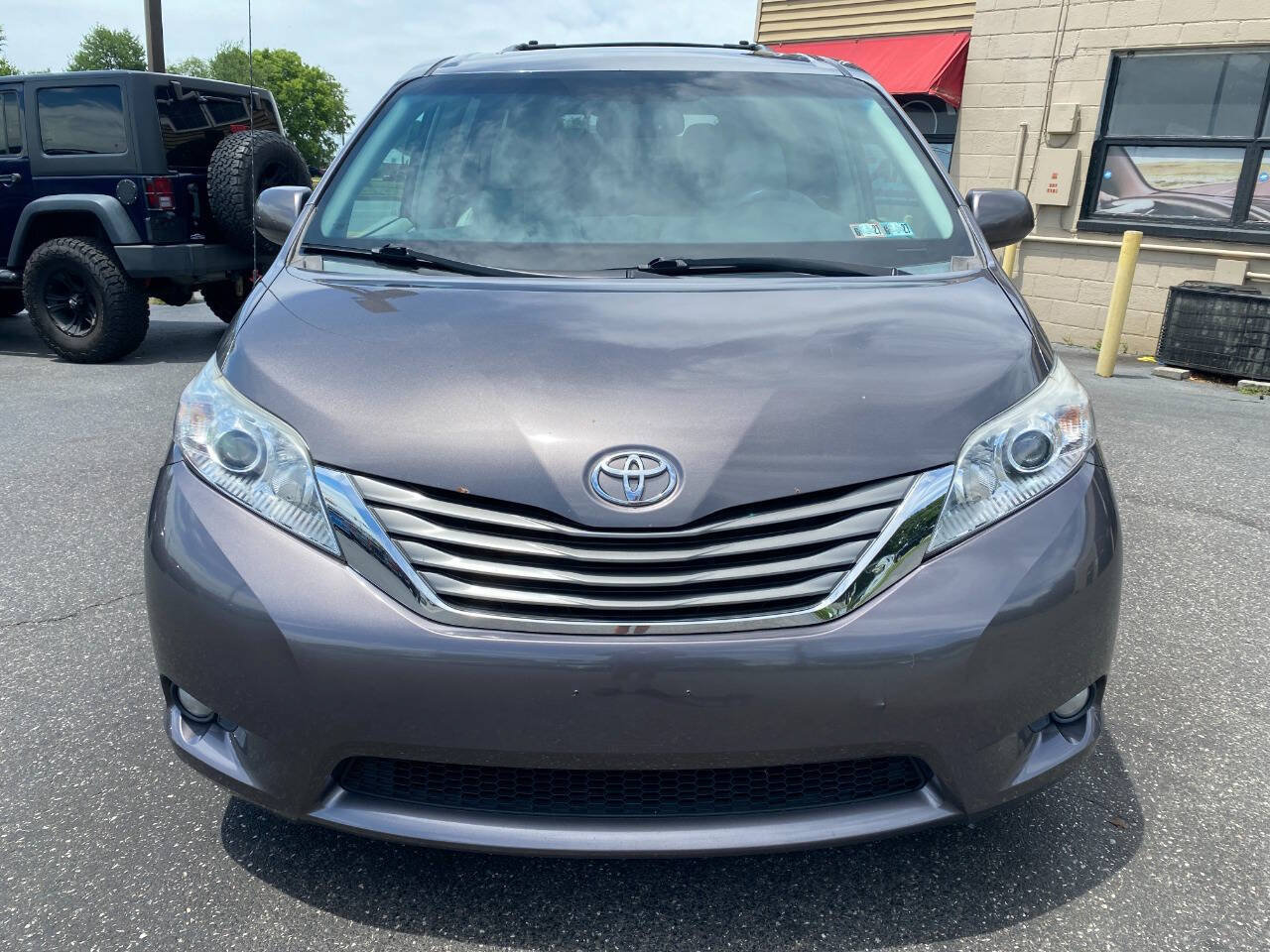 Used 2013 Toyota Sienna XLE FWD image 8