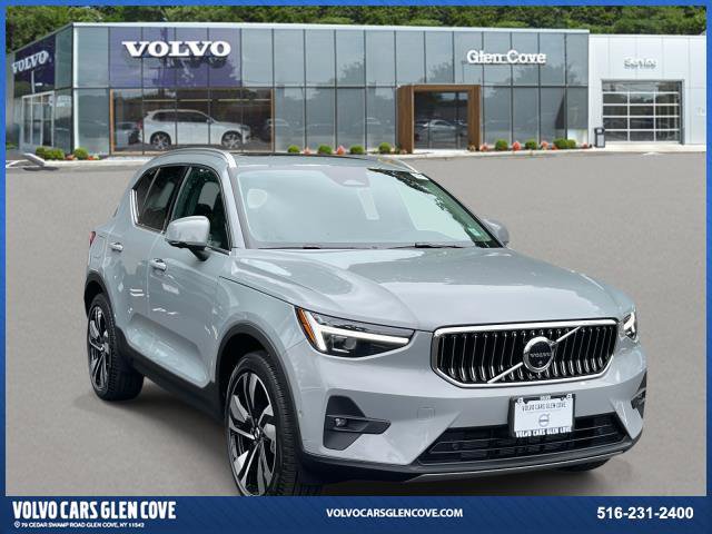 Used 2025 Volvo XC40 B5 Plus w/ Protection Package Premier image 1