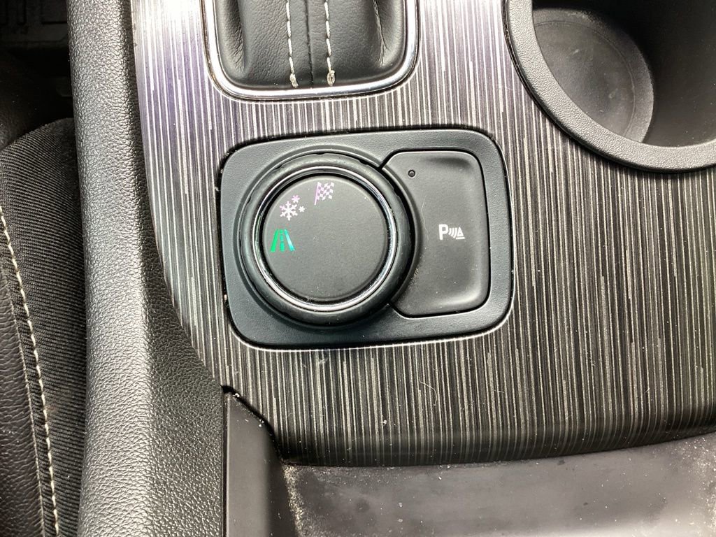 Used 2018 GMC Acadia SLT w/ LPO, Black Accent Package FWD image 61