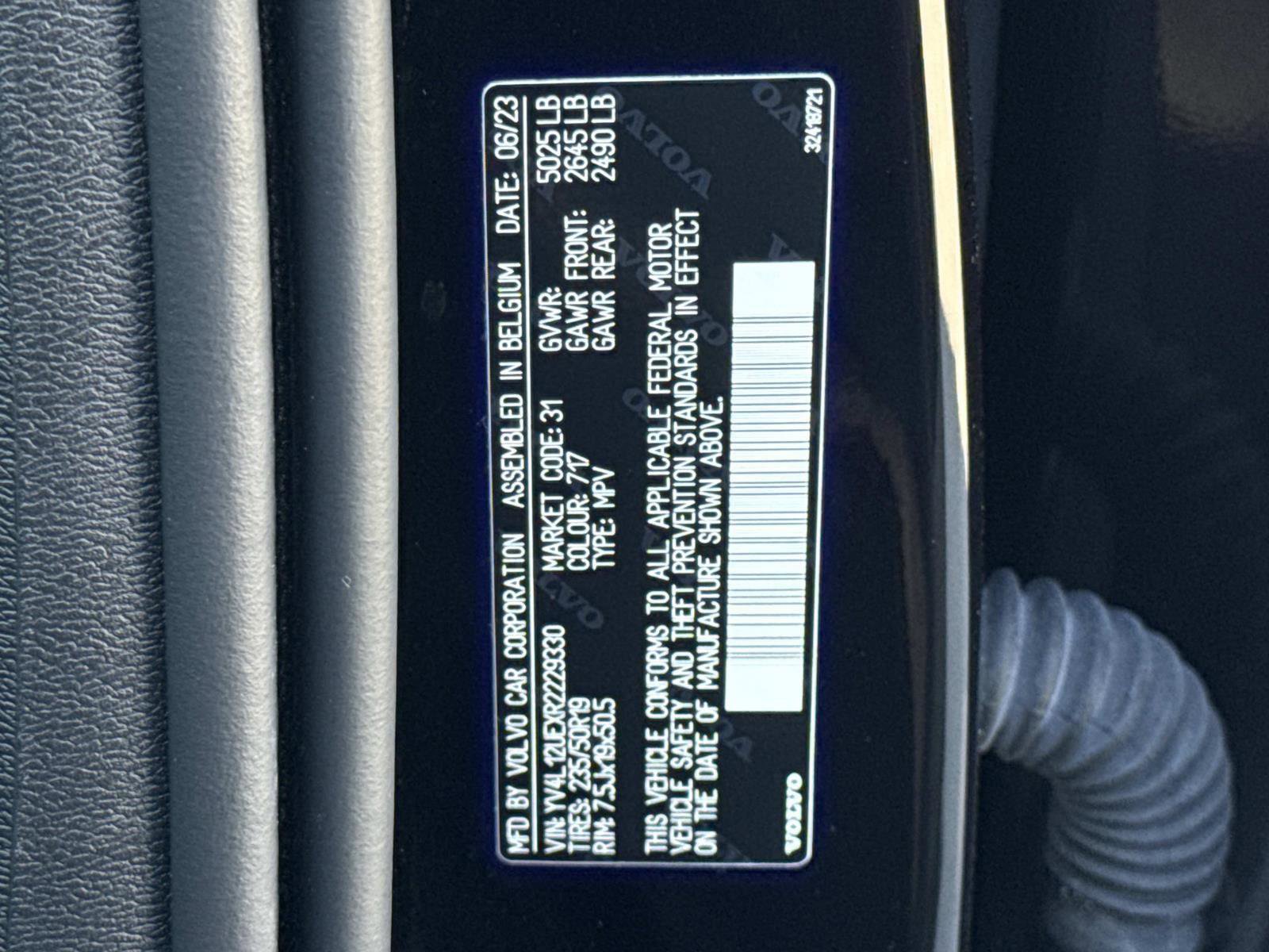 Used 2024 Volvo XC40 B5 Plus image 31