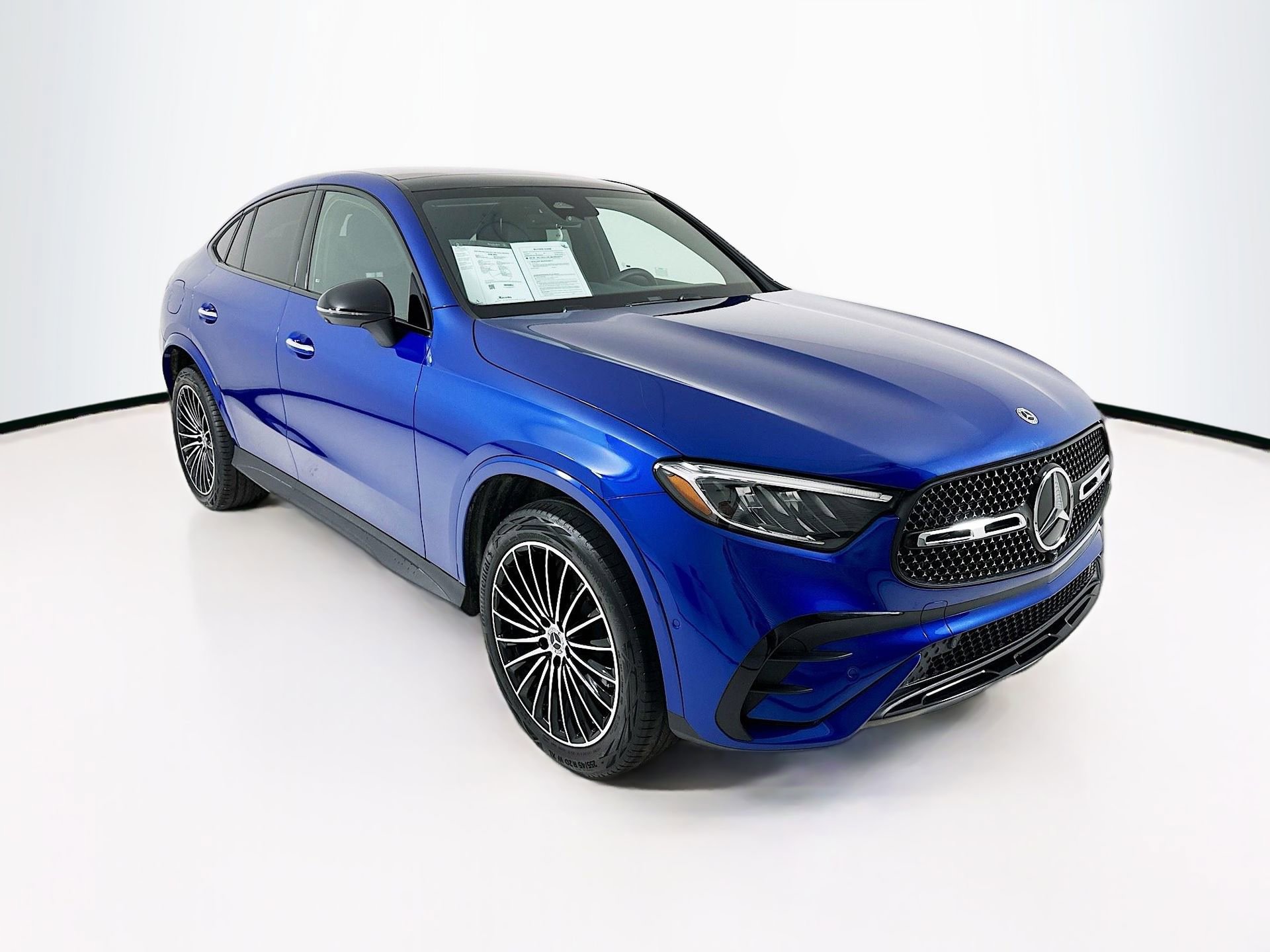 Used 2025 Mercedes-Benz GLC 300 4MATIC image 1