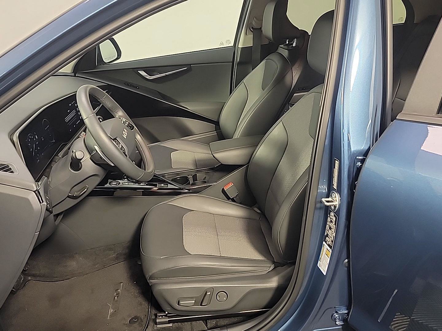 Used 2025 Kia Niro Wind w/ Wind Preserve Package FWD image 20