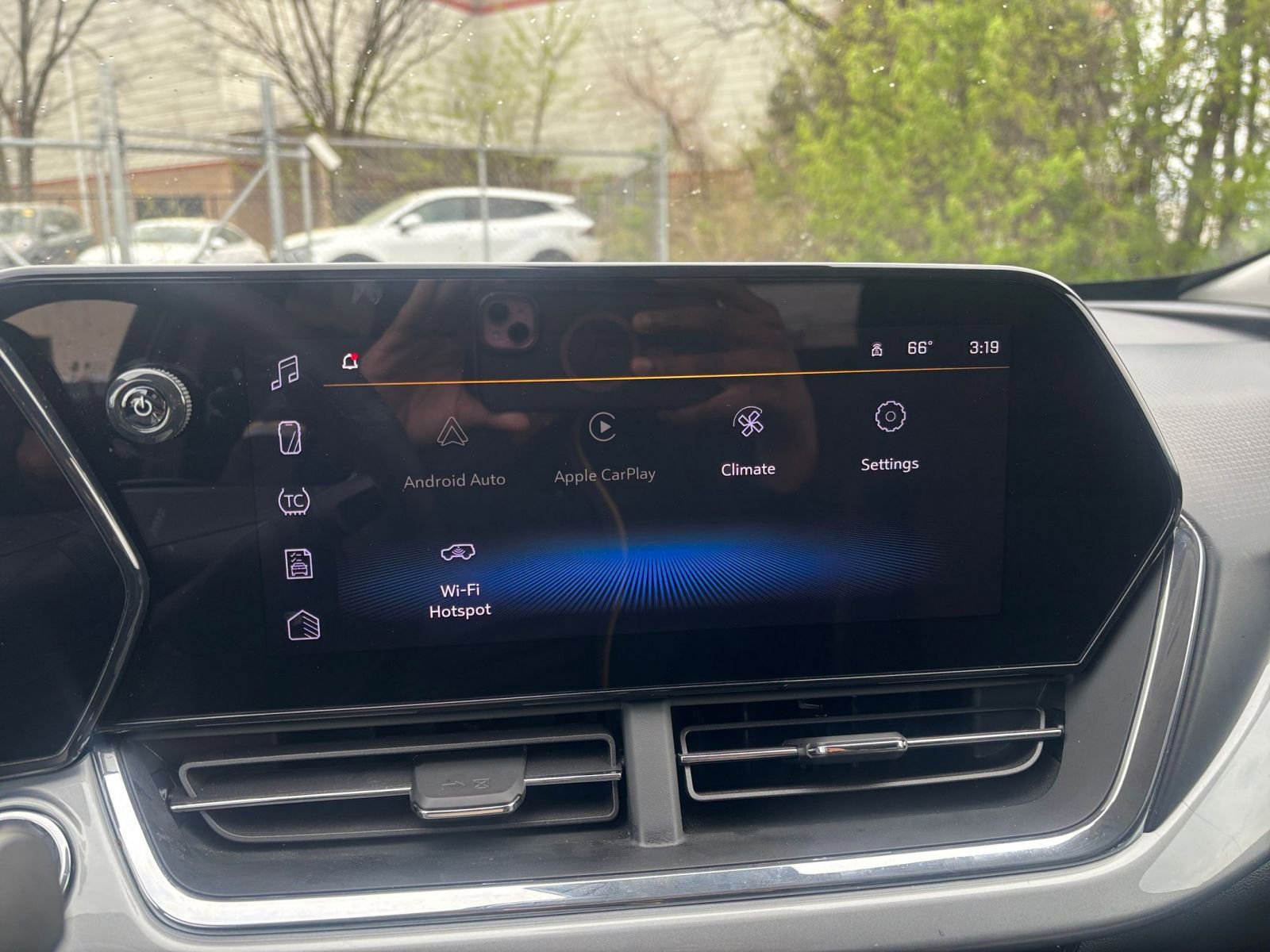 Used 2025 Chevrolet Trax LT image 20